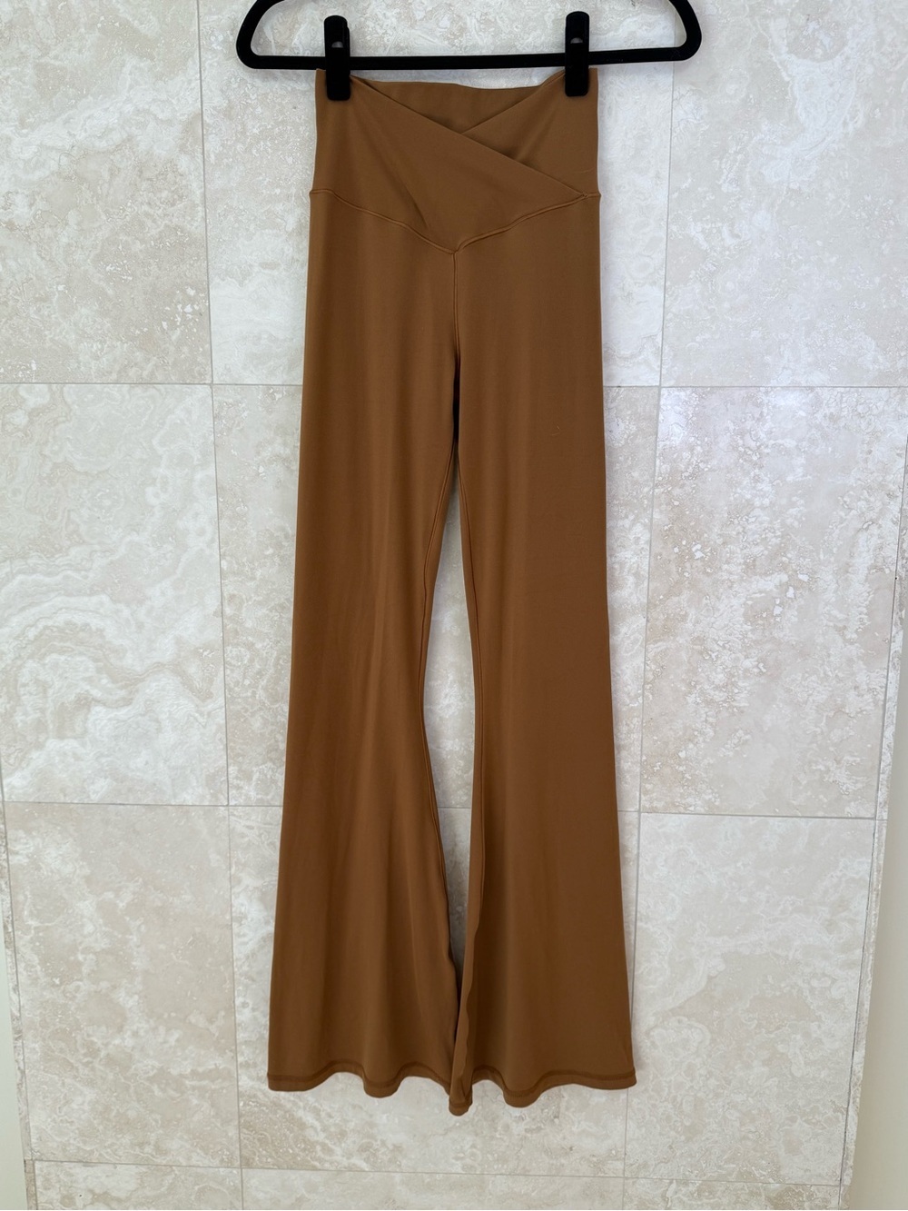 Offline by Aerie Brown Hi-Rise Real Me Flare Leggings Size M